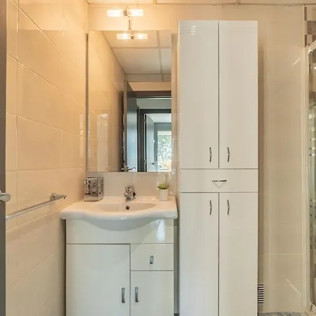 Salou-modern-pool-5'playa-2room-portavntura-ac13 *