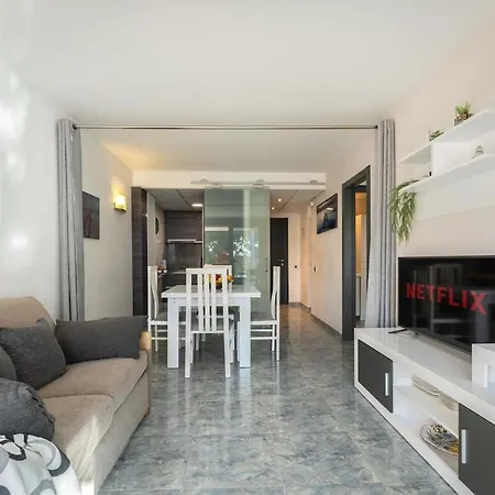 Salou-modern-pool-5'playa-2room-portavntura-ac13 *