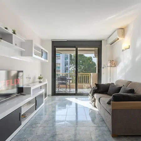 Salou-modern-pool-5'playa-2room-portavntura-ac13 Salou