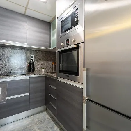 Salou-modern-pool-5'playa-2room-portavntura-ac13 *