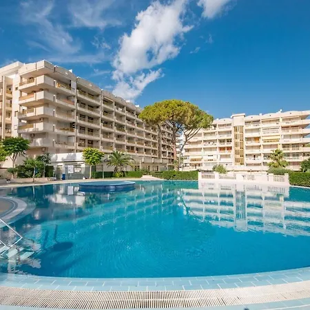 Salou-modern-pool-5'playa-2room-portavntura-ac13