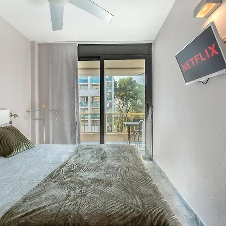 Salou-modern-pool-5'playa-2room-portavntura-ac13